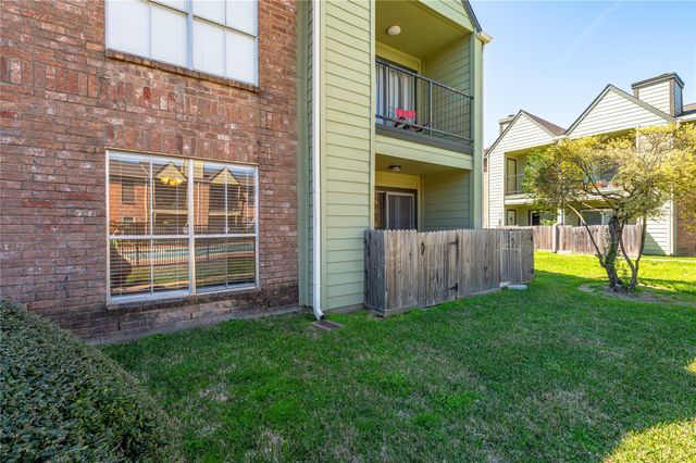 18800 Egret Bay Boulevard 1011, Webster, TX 77058