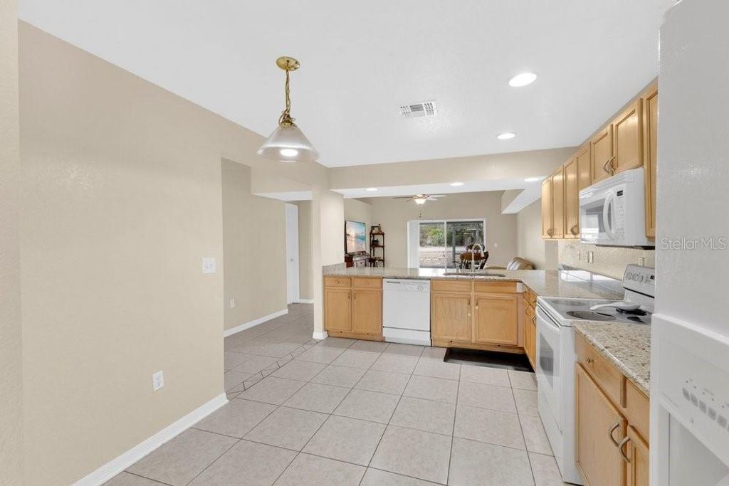 Image 7 of property listing at 441 CARDINAL COURT, Kissimmee, FL 34759