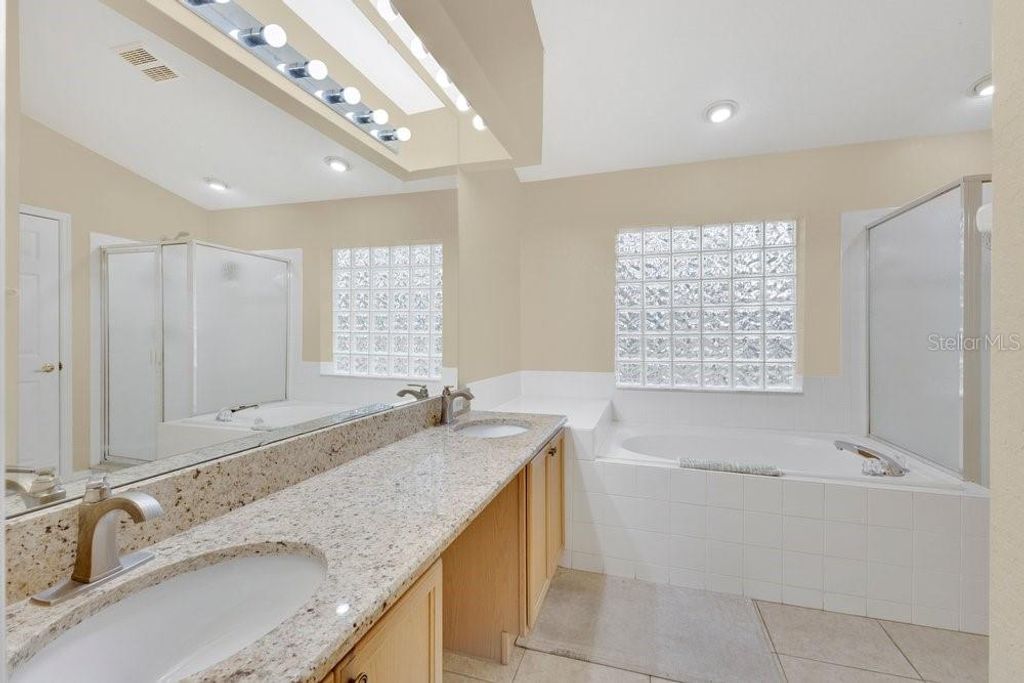 Image 10 of property listing at 441 CARDINAL COURT, Kissimmee, FL 34759