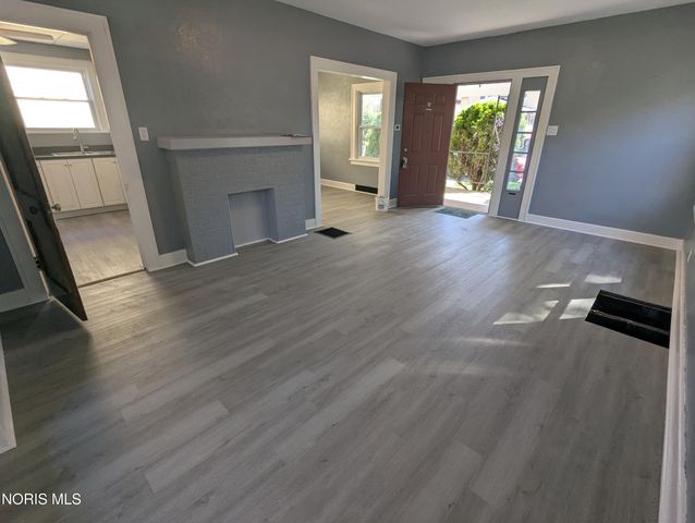 2034 Fernwood Avenue, Toledo, OH 43607