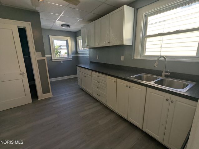2034 Fernwood Avenue, Toledo, OH 43607