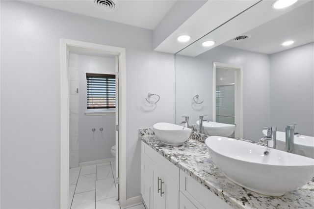 5347 Rutherglenn Drive, Houston, TX 77096