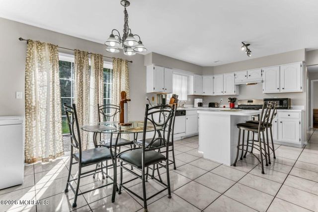 383 Meadowood Road, Jackson, NJ 08527