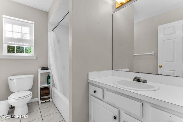 383 Meadowood Road, Jackson, NJ 08527