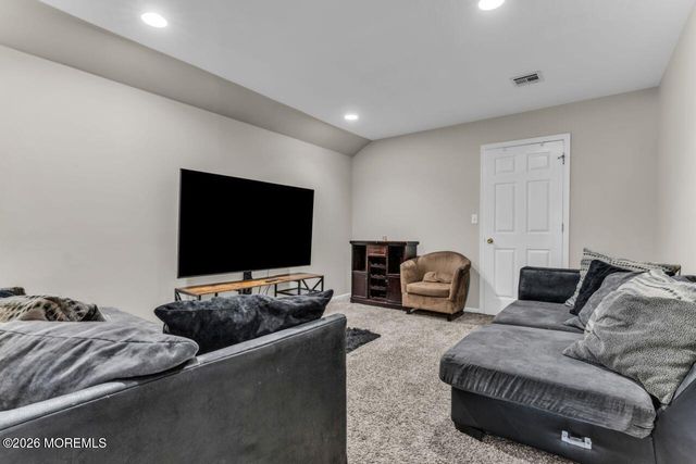 383 Meadowood Road, Jackson, NJ 08527