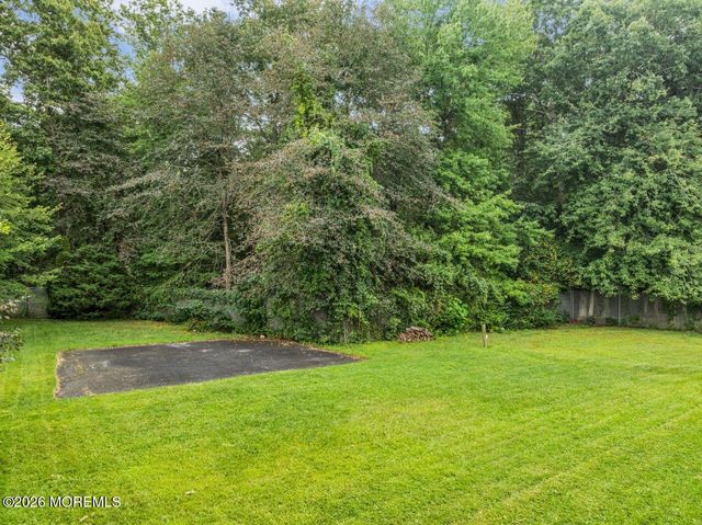 383 Meadowood Road, Jackson, NJ 08527