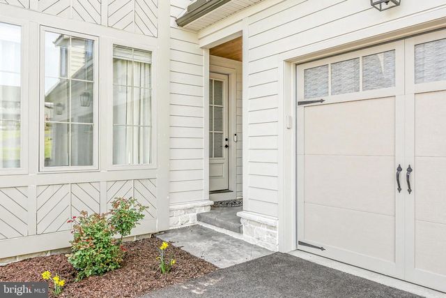 1 STRAWBERRY LN, Lititz, PA 17543