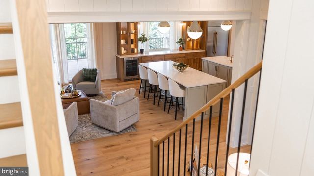 1 STRAWBERRY LN, Lititz, PA 17543