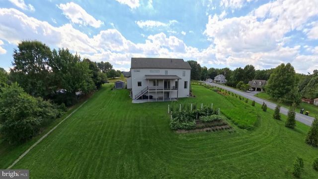 1 STRAWBERRY LN, Lititz, PA 17543