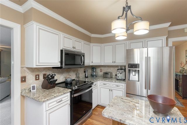 13005 Walton Bluff Ct, Midlothian, VA 23114