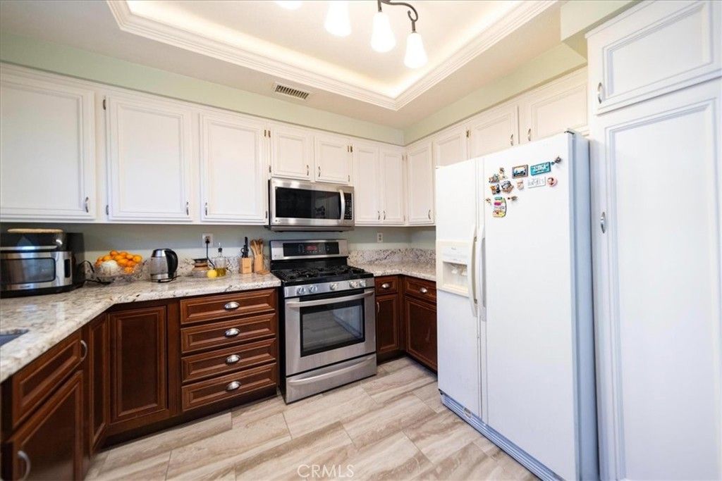 Image 17 of property listing at 2201 Cabana Court, Corona, CA 92879