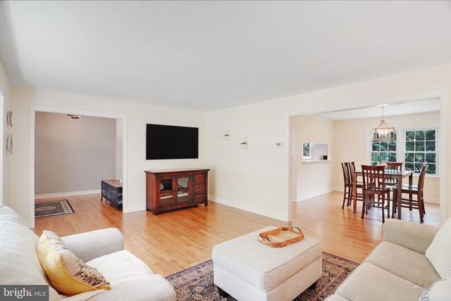 7628 GRALNICK PL, Springfield, VA 22153
