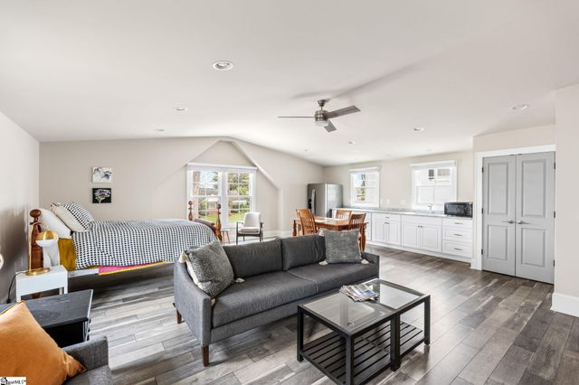 1 Fairview Avenue, Greenville, SC 29601
