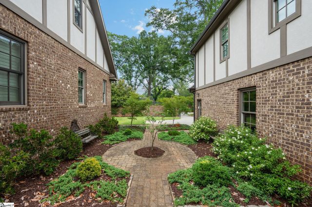 1 Fairview Avenue, Greenville, SC 29601