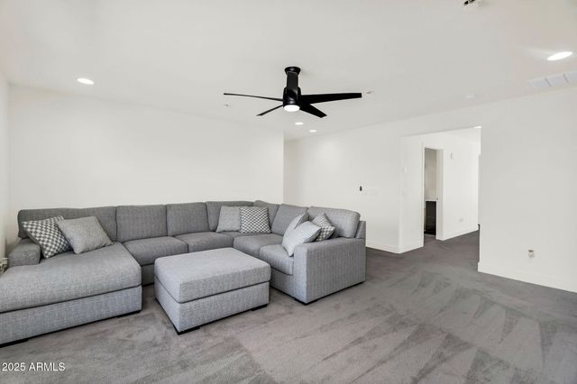 987 W MACAW Drive, Queen Creek, AZ 85140