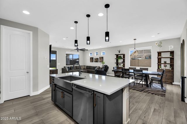 987 W MACAW Drive, Queen Creek, AZ 85140