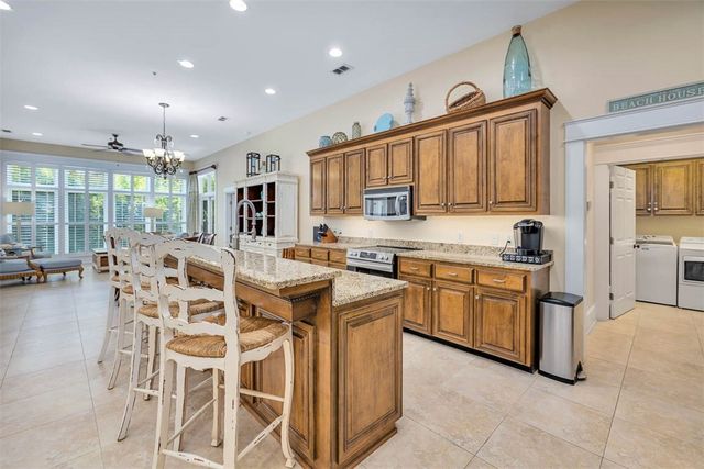 800 Ocean Blvd 108, St Simons Island, GA 31522