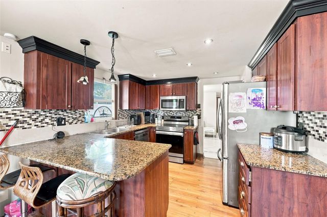9040 CRABTREE LANE, Port Richey, FL 34668