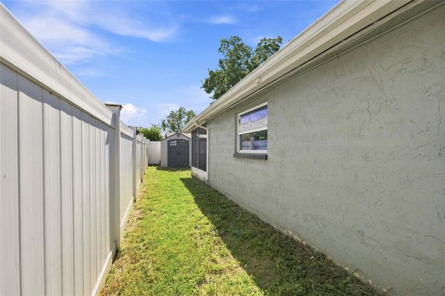 9040 CRABTREE LANE, Port Richey, FL 34668