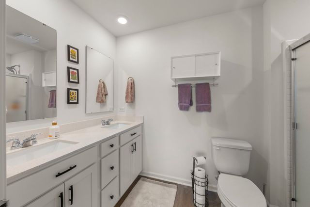 352 Bridgeview Court, St. Charles, IL 60174