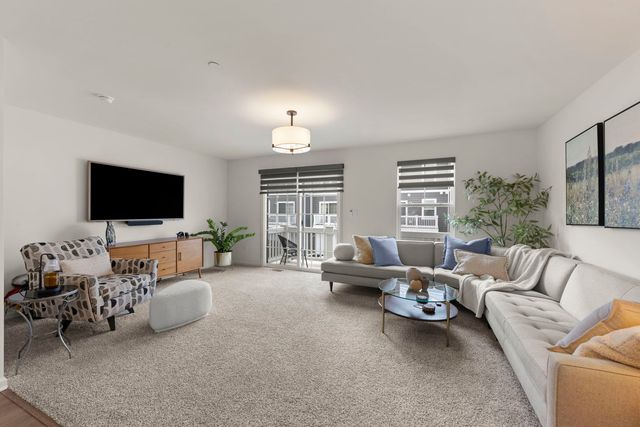 352 Bridgeview Court, St. Charles, IL 60174