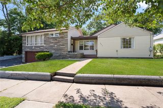 807 Pontiac Avenue, Cranston, RI 02910