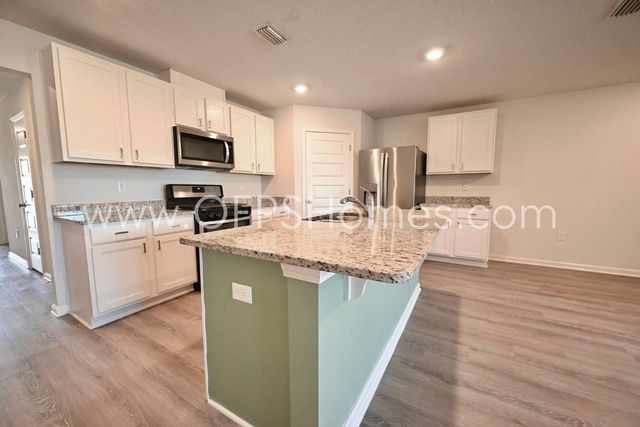 4664 Honor Guard Way, Crestview, FL 32539