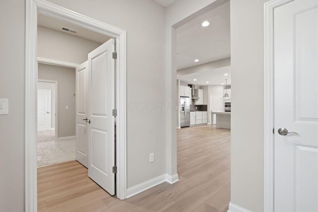 6958 Corsican Loop N, Hilliard, OH 43026