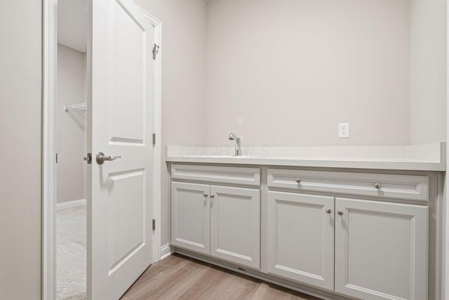 6958 Corsican Loop N, Hilliard, OH 43026