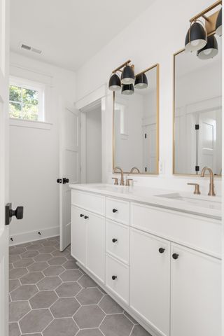 1710 Carvell Ave, Nashville, TN 37203