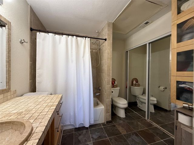 5757 E University Boulevard 22R, Dallas, TX 75206