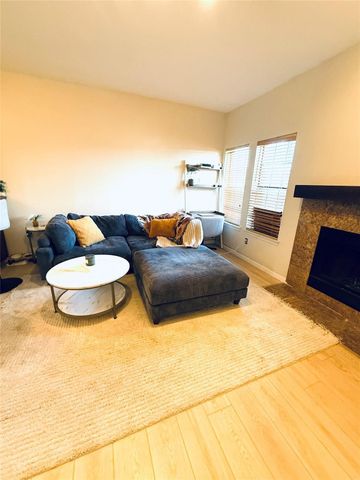 5757 E University Boulevard 22R, Dallas, TX 75206