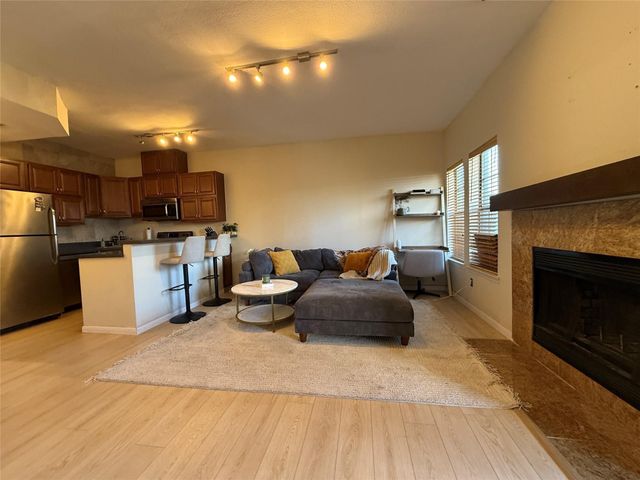 5757 E University Boulevard 22R, Dallas, TX 75206