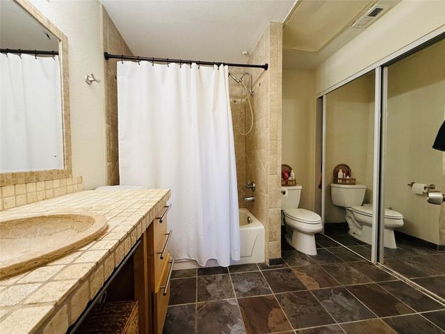 5757 E University Boulevard 22R, Dallas, TX 75206