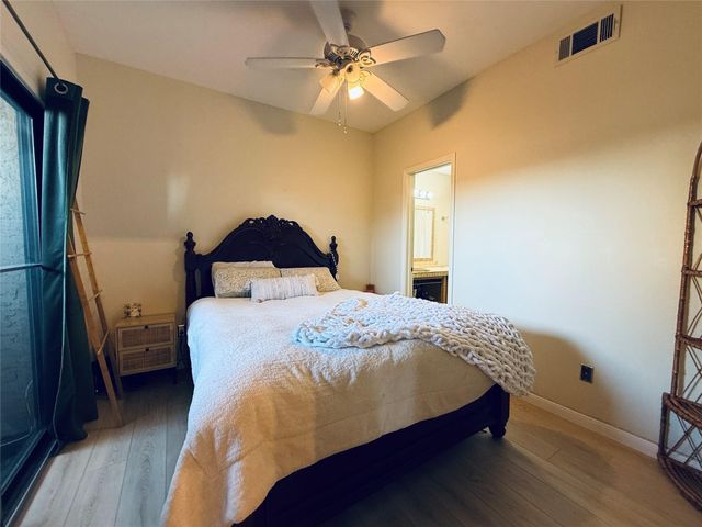 5757 E University Boulevard 22R, Dallas, TX 75206