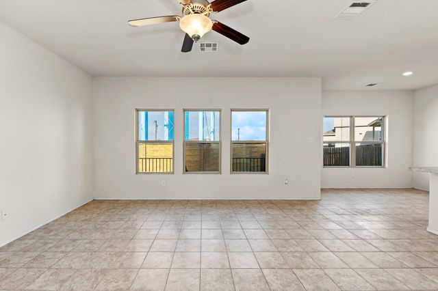 224 Circle WAY 13E, Jarrell, TX 76537