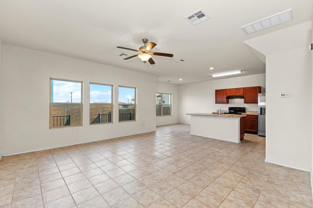 224 Circle WAY 13E, Jarrell, TX 76537