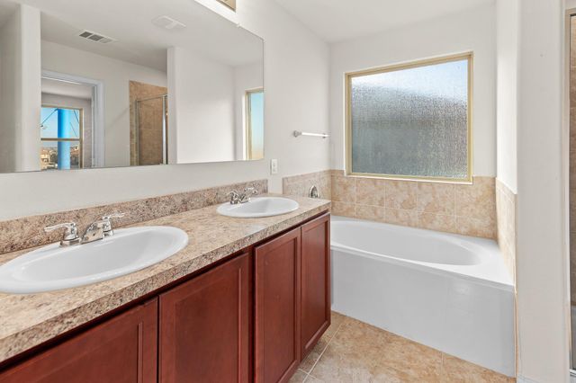 224 Circle WAY 13E, Jarrell, TX 76537