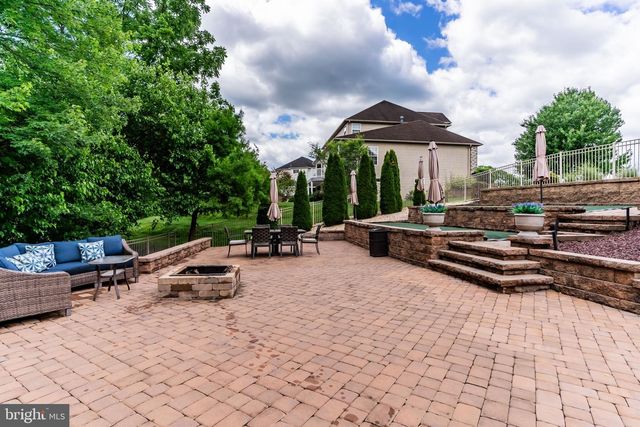 1428 WELLGATE LN, Mechanicsburg, PA 17055