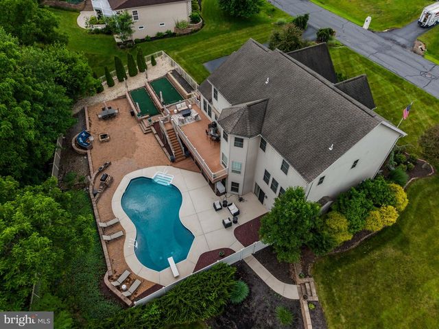 1428 WELLGATE LN, Mechanicsburg, PA 17055