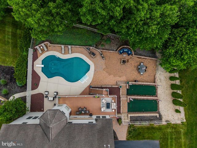 1428 WELLGATE LN, Mechanicsburg, PA 17055