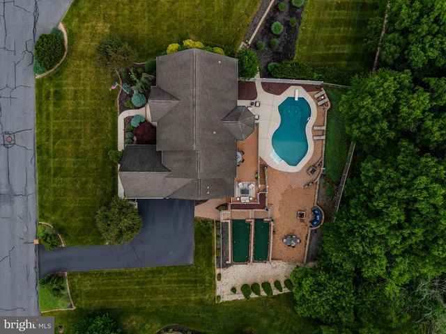 1428 WELLGATE LN, Mechanicsburg, PA 17055