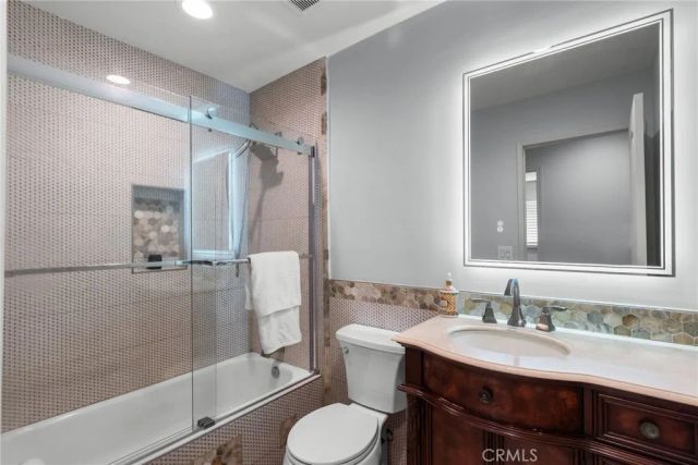 4700 Topanga Canyon Boulevard, Woodland Hills, CA 91364