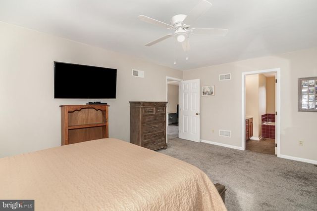 2785 SPARROW DR, York, PA 17408