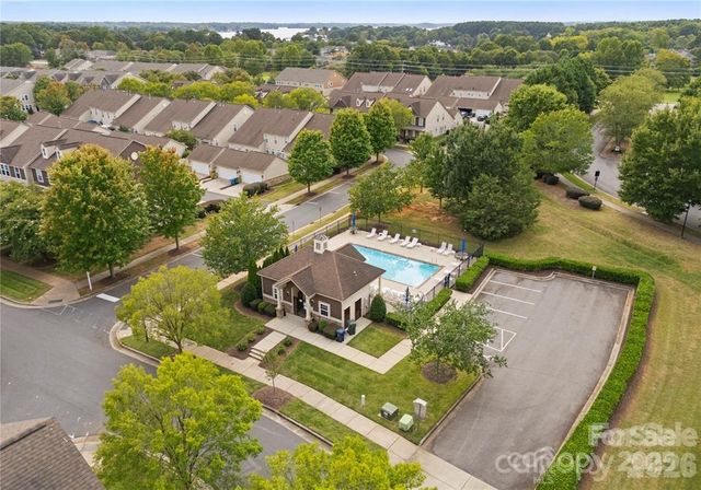 19105 Chandlers Landing Drive, Cornelius, NC 28031