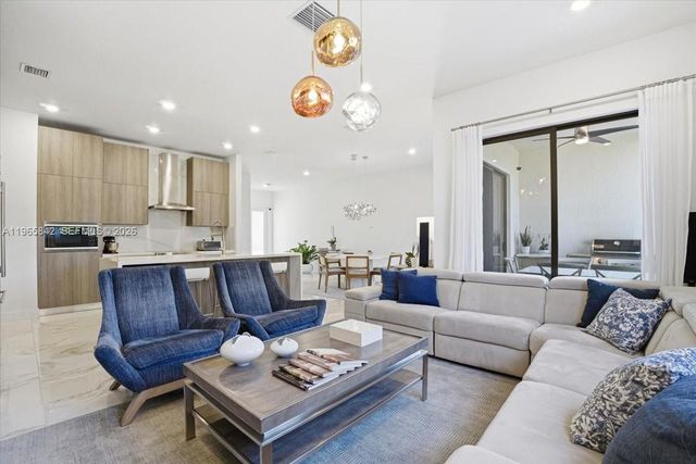 12060 SW 82nd Pl, Miami, FL 33156