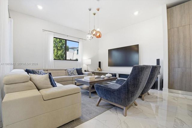 12060 SW 82nd Pl, Miami, FL 33156