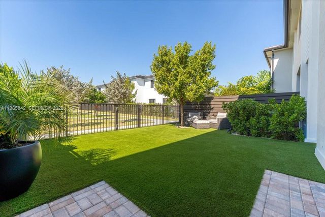 12060 SW 82nd Pl, Miami, FL 33156