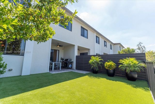 12060 SW 82nd Pl, Miami, FL 33156