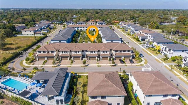 12060 SW 82nd Pl, Miami, FL 33156